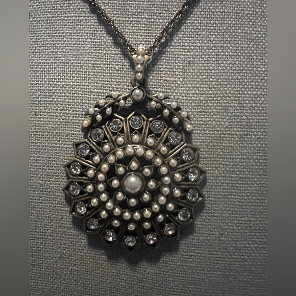 Chloe and Isabel Necklace an Bracelet Set - Picture 4 of 8